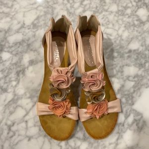 NWOT Patrizia t-strap pink floral wedges size 10